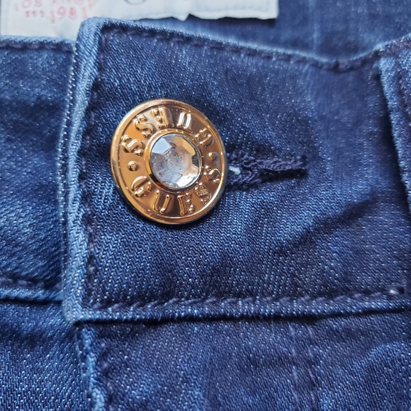GUESS MEDIUM RISE SKINNY SARAH FIT MEDIUM WASH DENIM JEANS SIZE 26 EUC - Picture 6 of 12
